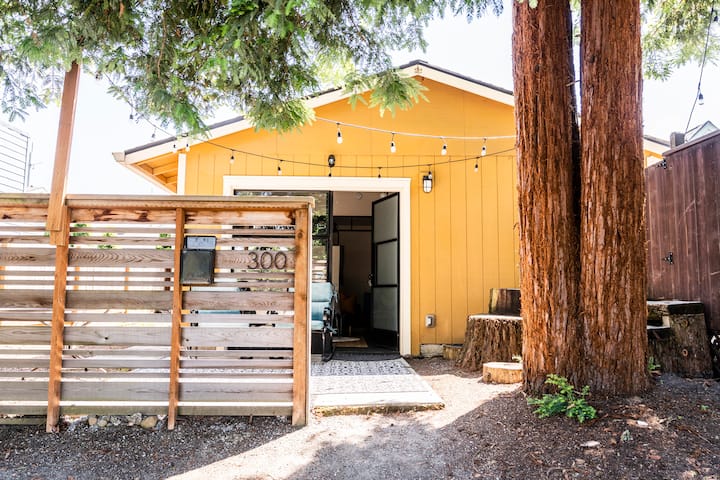 Charming Private Yellow Cottage