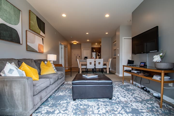 Beautiful Home in the Heart of Seattle! gallery image 2