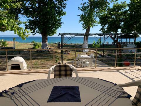 Beachfront, garden floor in Saroz Korfez..