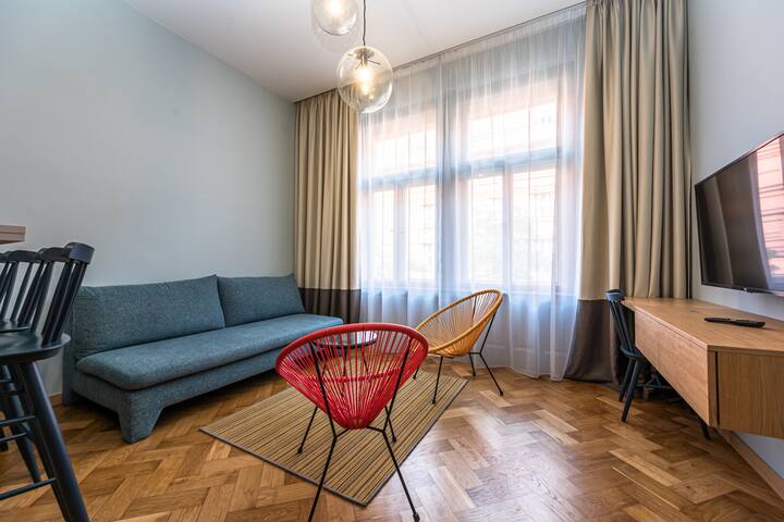 Stunning two bedroom apartment in Vinohrady gallery image 3