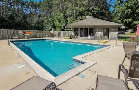 New ⭐️ 3 Bed Schuss Mountain Condo w/Pool Access