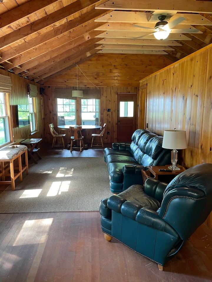 Lake House With Beach Access (Newly Renovated) - Lake Winnipesaukee, NH