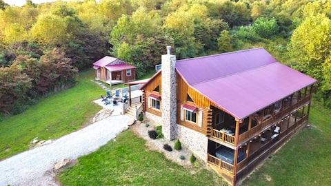 Majestic Lodge –Epic Games, Hot Tub & Movie Nights