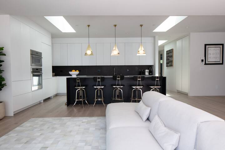 4b Pampering Villa By Melrose Pl gallery image 5