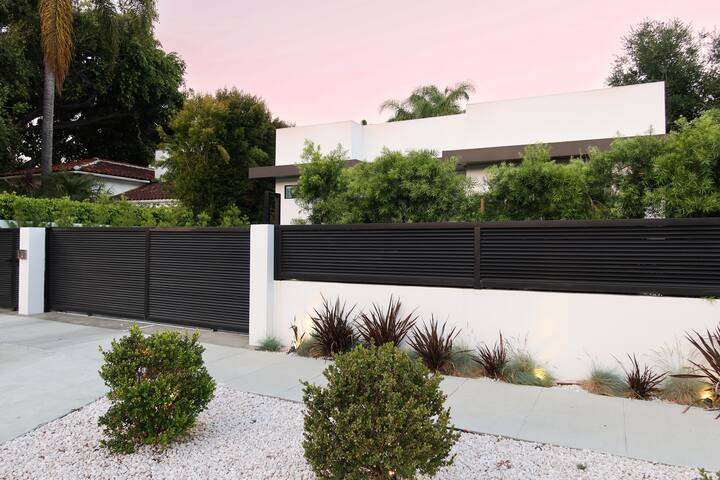 4b Pampering Villa By Melrose Pl gallery image 2