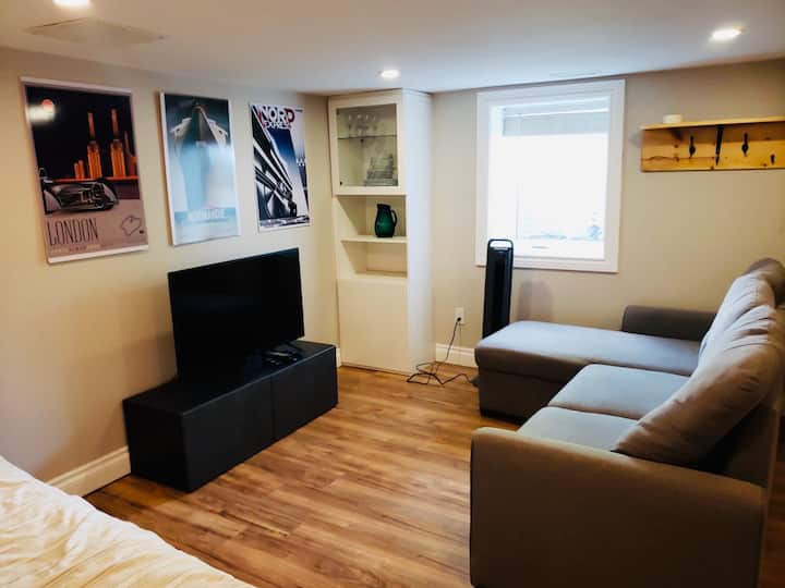Adorable Studio Apartment In Toronto - Ontario