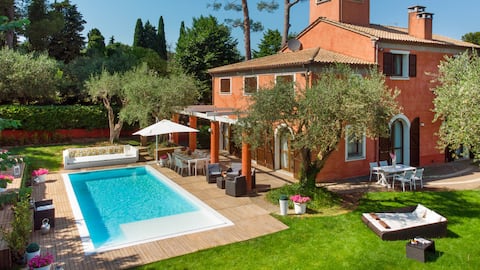 Villa Rossa 12, Emma Villas