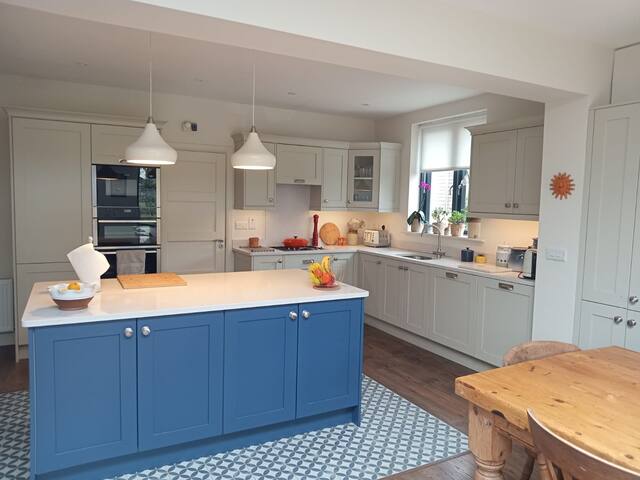 3 Bed House in beautiful coastal town of Dalkey gallery image 2