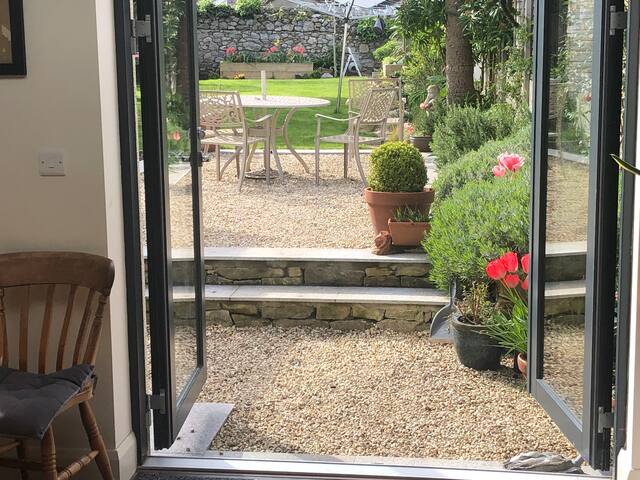 3 Bed House in beautiful coastal town of Dalkey