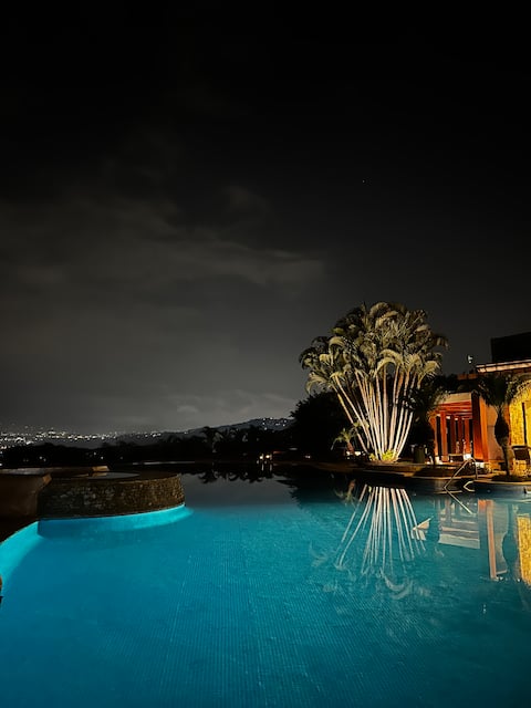 Artistic Place in Santa Ana 30min from SJO.