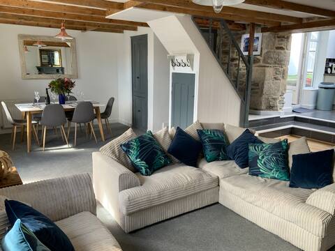 Traditional Cornish Cottage  in Porthleven