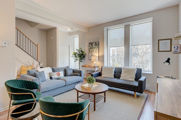 Rustic-Townhouse on the plateau Mont-Royal