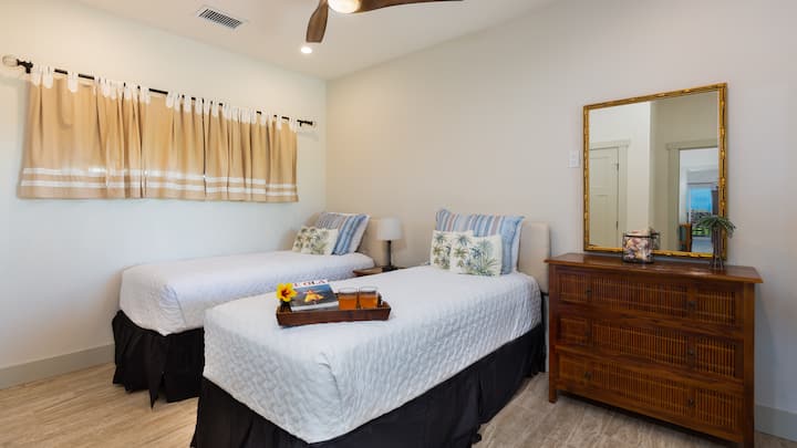 Спална соба бр. 4 со два TwinXL (може да се комбинира како брачен кревет со гел)