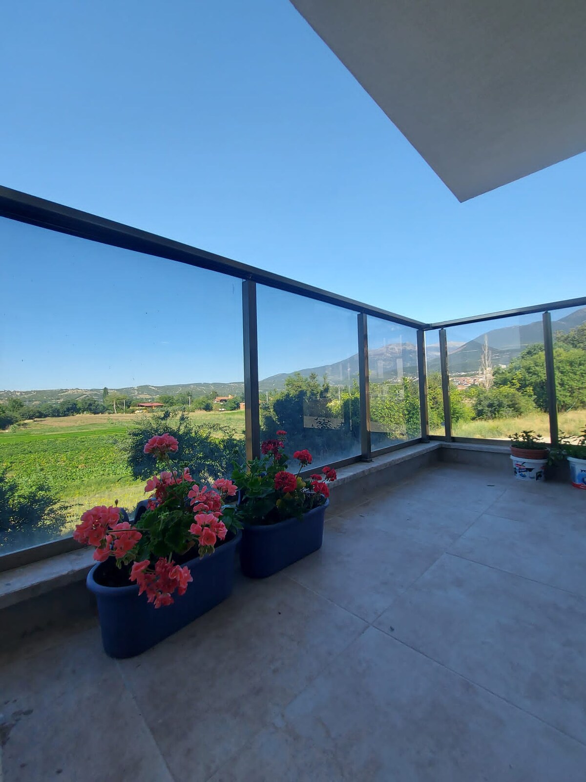 New house with a view, close to the university and the center