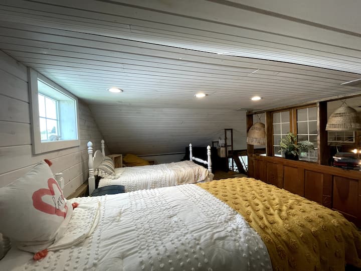 Loft 2-这间客房设有3张单人床 