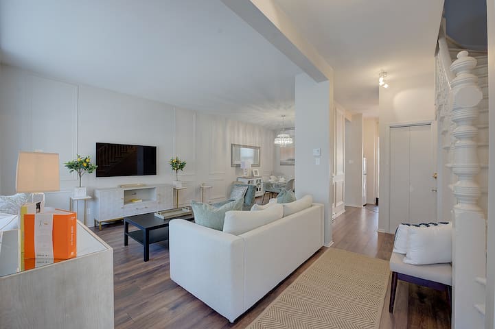 Luxury Gem – Townhouse in the plateau Mont-Royal