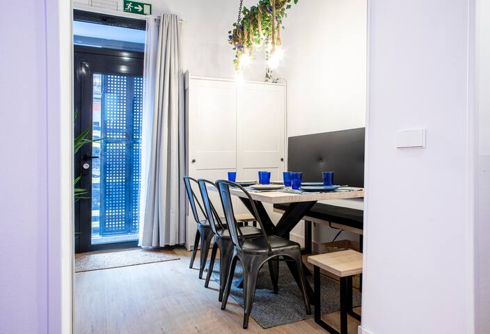 1-YOUR DREAM_LUXURY_JACUZZl_Parking_ 8people gallery image 5