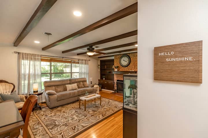 Peaceful Botanical 3 Bedroom, 2 Bath Retreat - Beaumont, TX