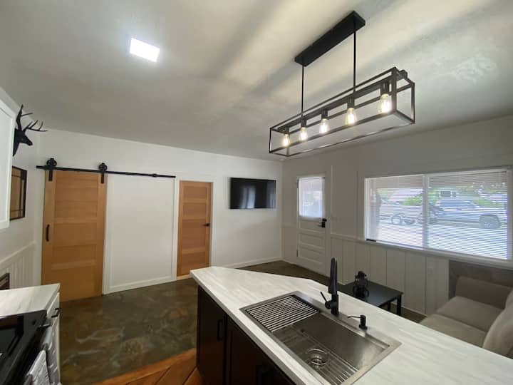 1 Bedroom Rental In The Heart Of Republic Wa - Curlew Lake State Park, Republic