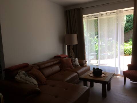 Popular Airbnb listing: Ground floor apartment with above-ground pool in Sainte Maxime