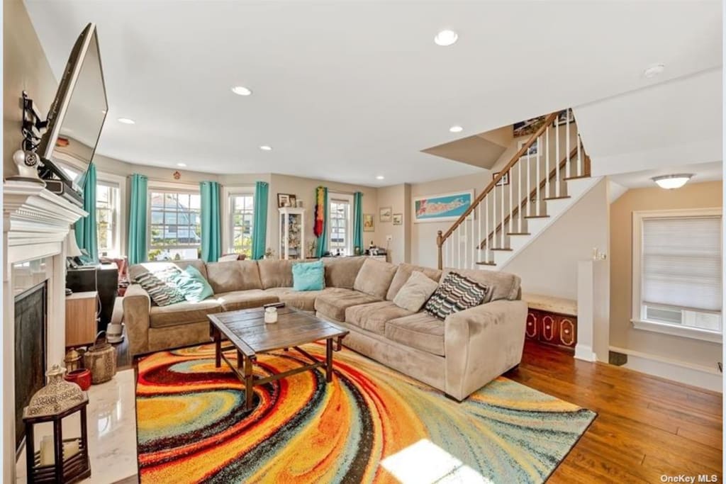 Airbnb Beach house with hot tub: 1 hour from Manhattan!