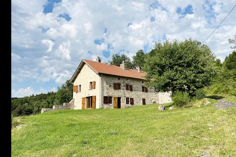 Gite Les Violettes, surrounded by nature