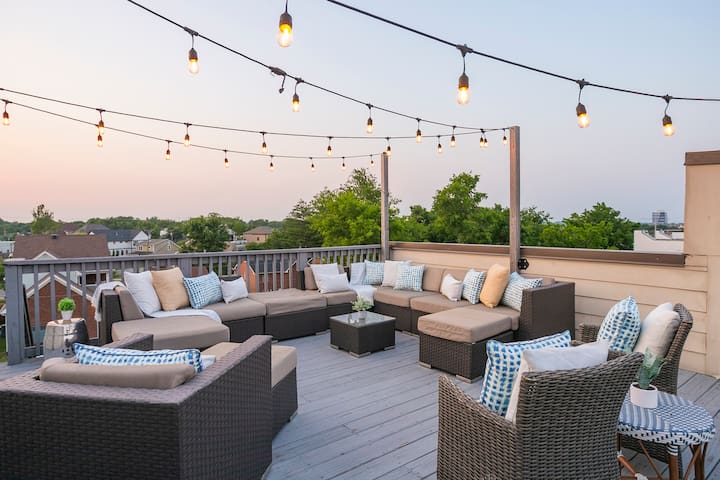 3 King Bedrooms! Rooftop Deck-1.5 mi to Broadway!