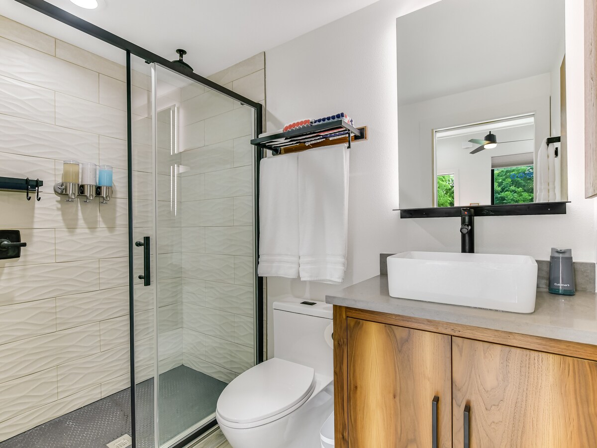 A Delightful Home in the Heart of Brentwood