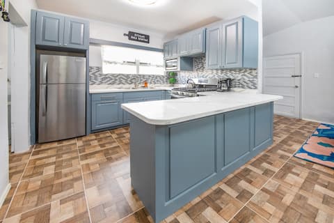 Private Pool Lake House! Minutes from Airport