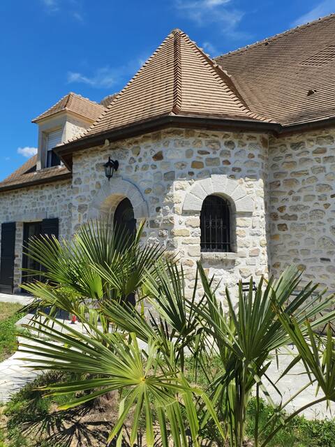 Beautiful Country House 30 minutes from Paris