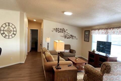 Vista a Spacious & Pet friendly 5 BR ranch style