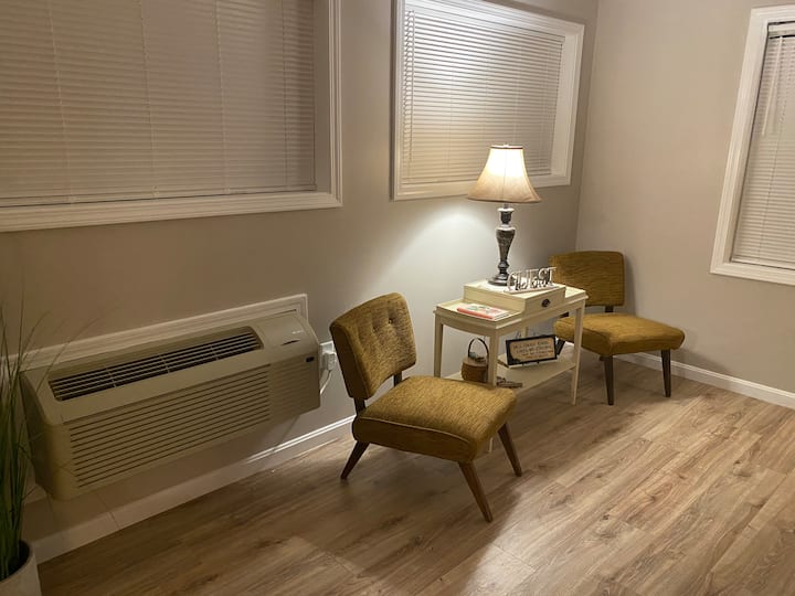 New Renovated Lakefront Home With Lots Of Charm - Breckinridge County