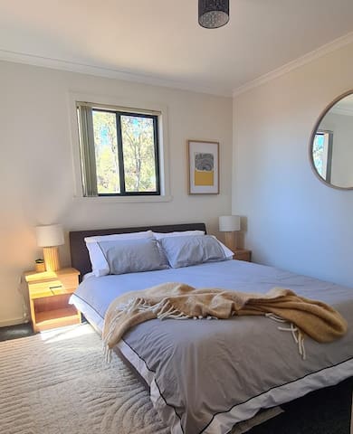 Stunning Lake View – Modern 2 bedroom cabin, Miena