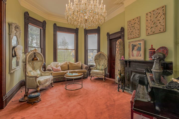 The Pinc Lady Mansion - Houses for Rent in Eureka, California