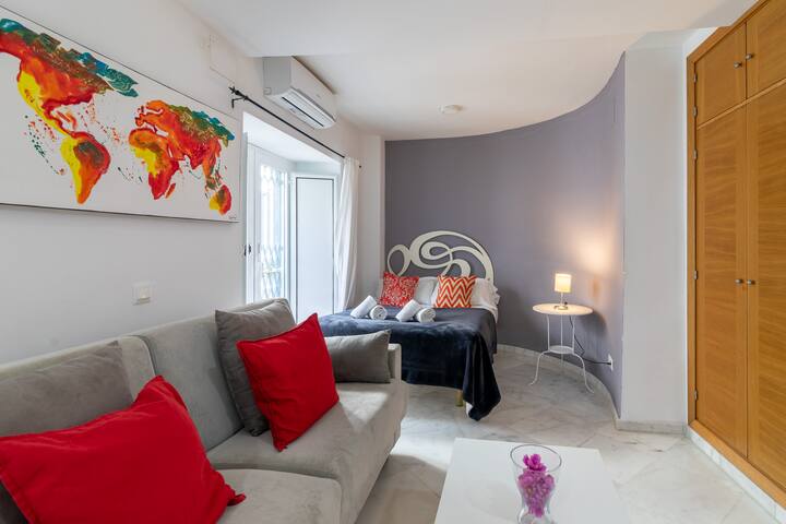 Apartamentos Reservaloen managed Airbnb listing 3
