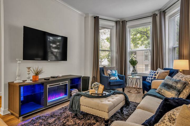 2-story condo / 3-Minute walk to Wrigley Field gallery image 4