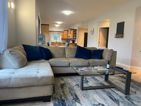 Acreage  3 bedroom home with firepit and parking