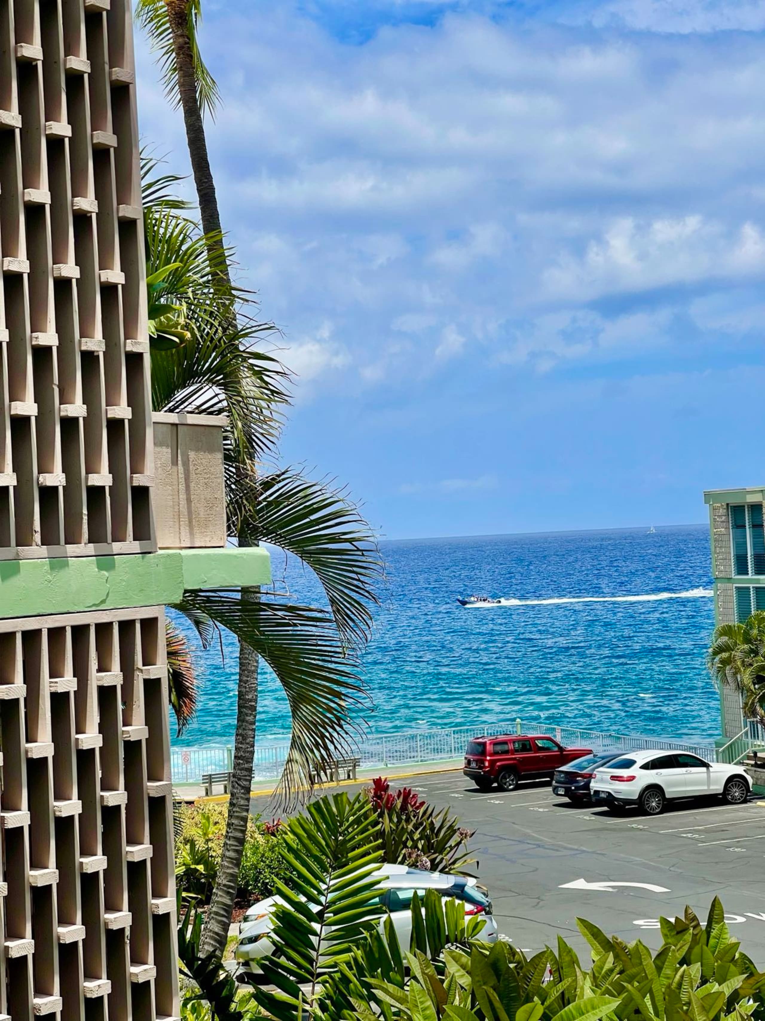 Condo in Kailua-Kona · ★4.86 · 1 bedroom · 3 beds · 1 private bath - Image 8
