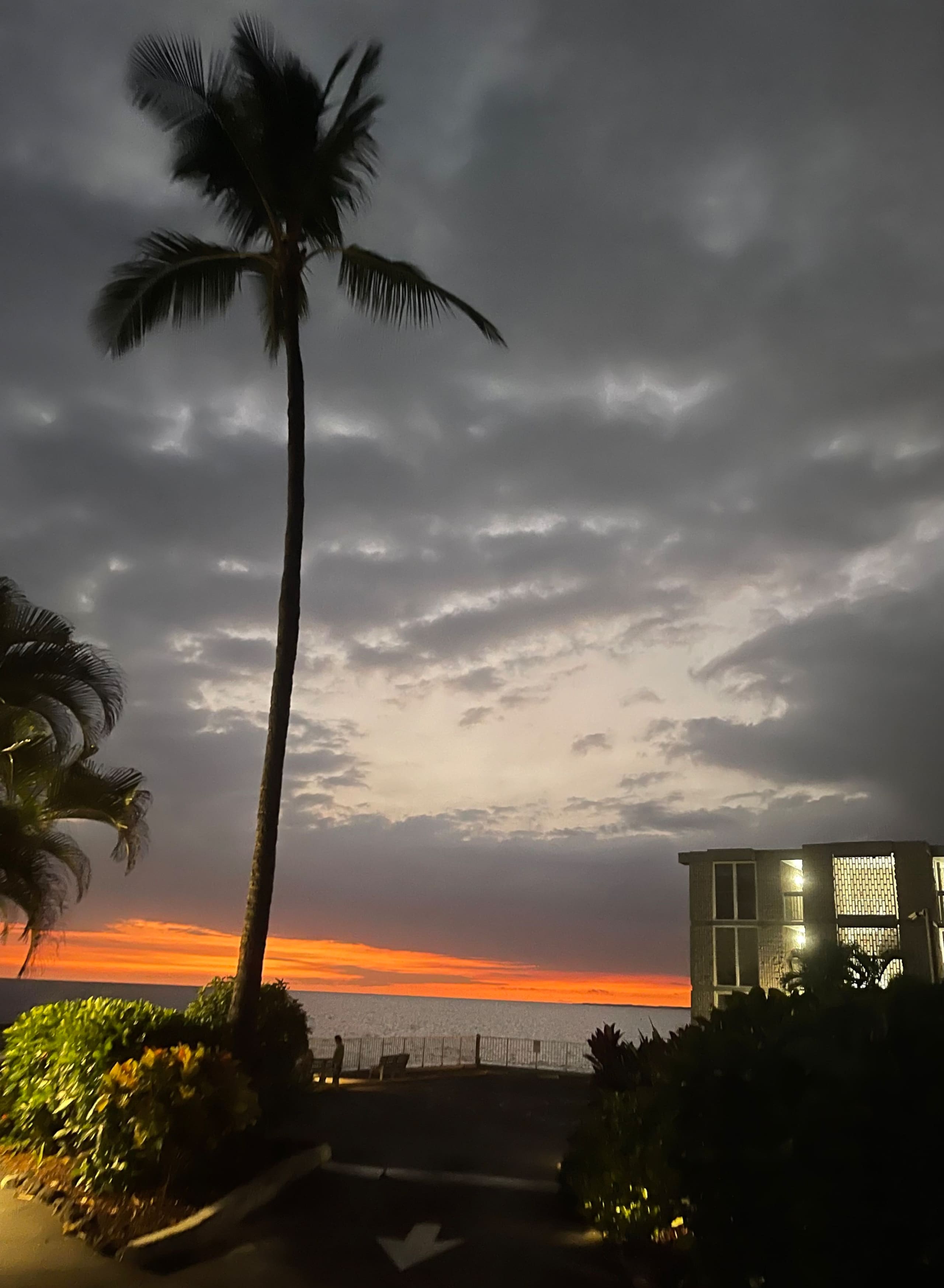 Condo in Kailua-Kona · ★4.86 · 1 bedroom · 3 beds · 1 private bath - Image 17