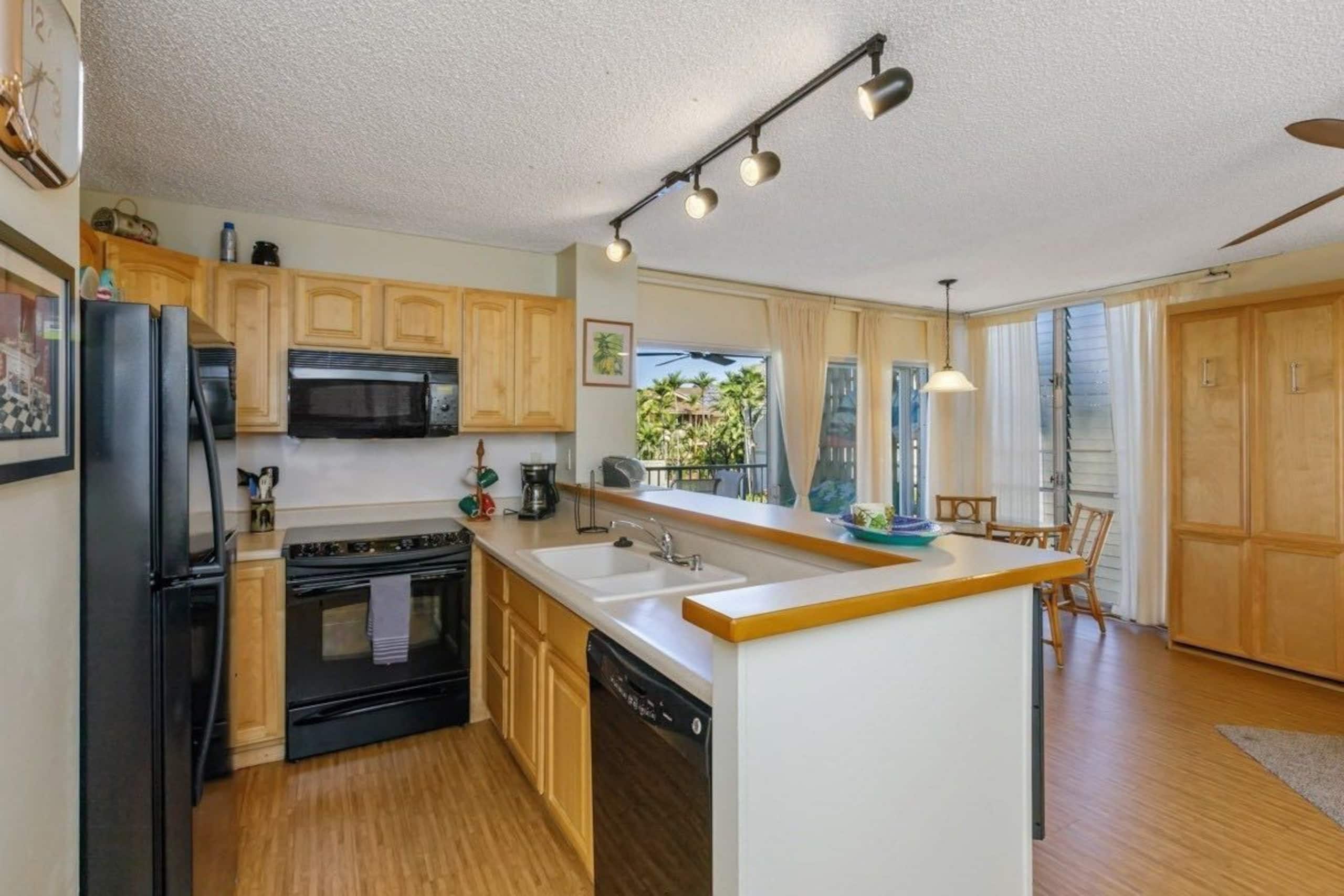 Condo in Kailua-Kona · ★4.86 · 1 bedroom · 3 beds · 1 private bath - Image 5