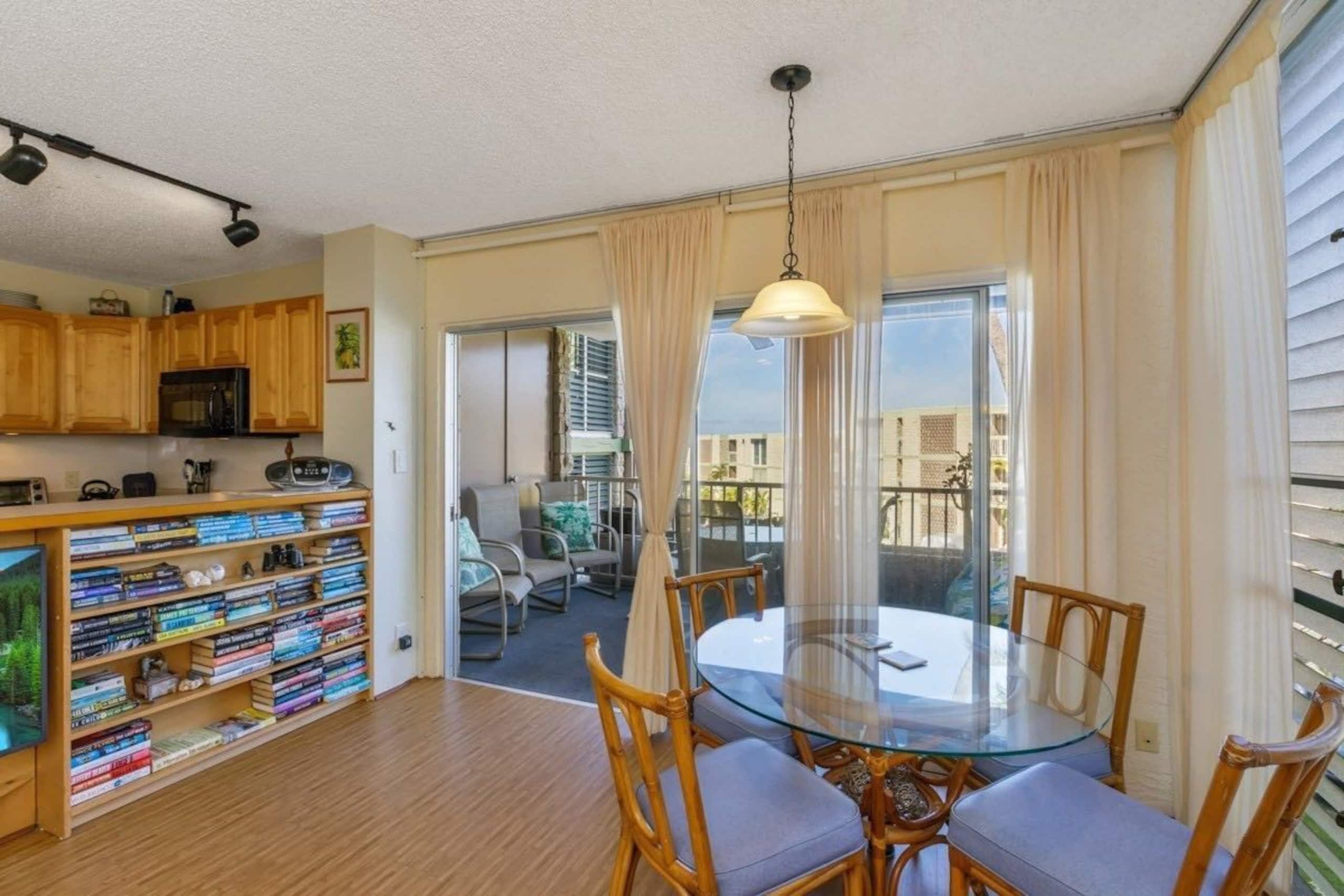 Condo in Kailua-Kona · ★4.86 · 1 bedroom · 3 beds · 1 private bath - Image 6