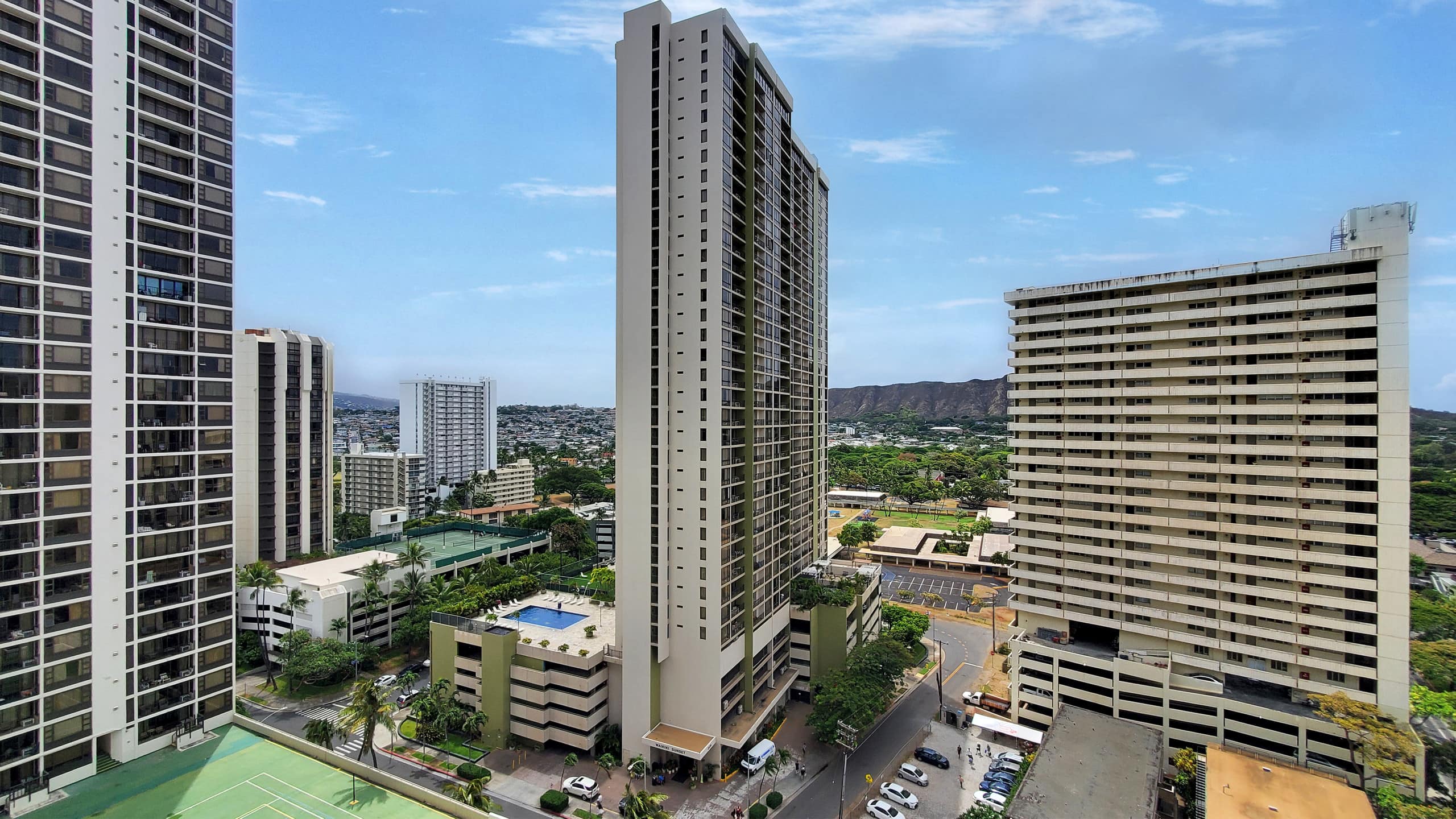 Condo in Honolulu · ★4.85 · 1 bedroom · 3 beds · 1 private bath - Image 16