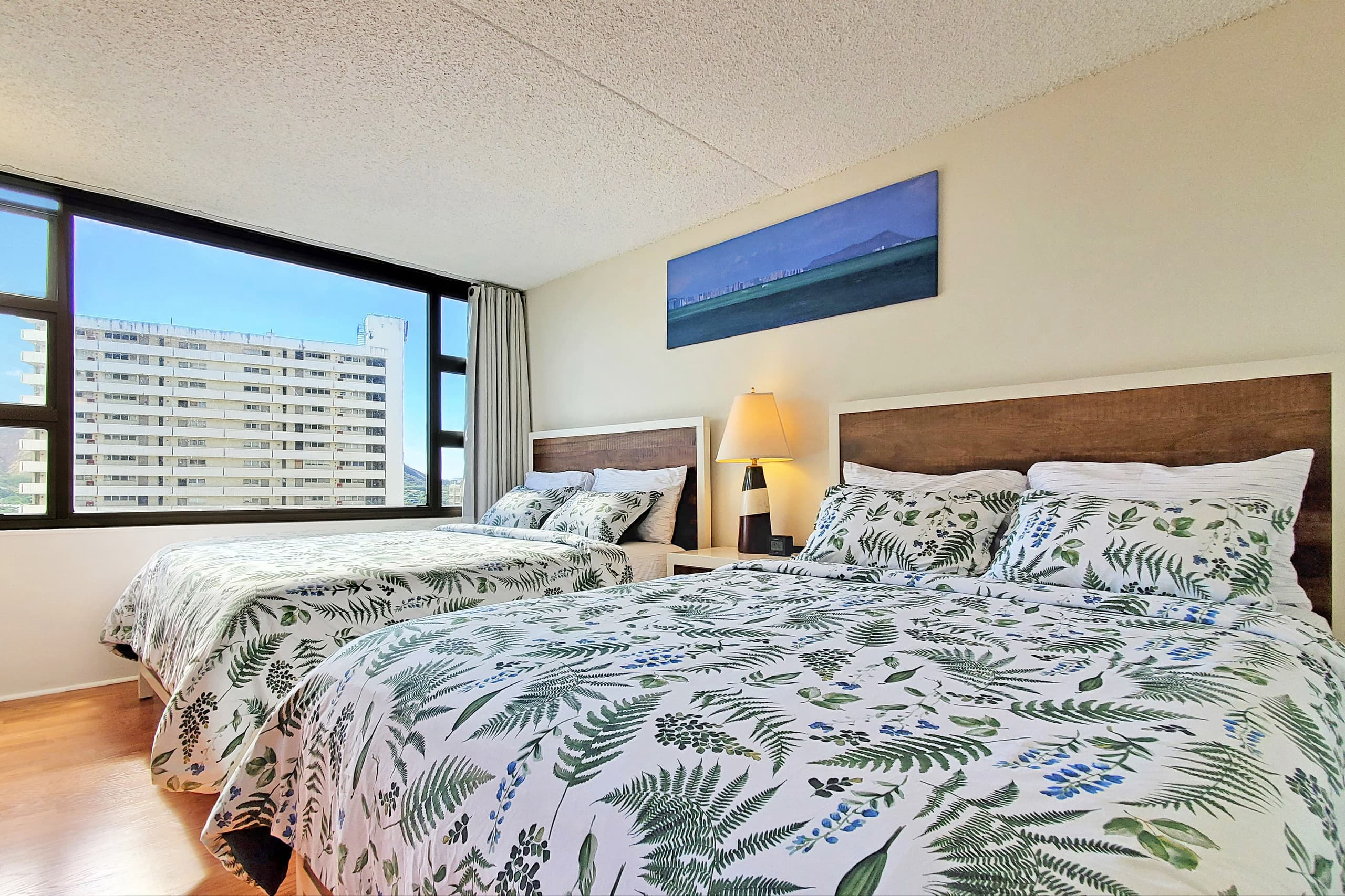 Condo in Honolulu · ★4.85 · 1 bedroom · 3 beds · 1 private bath - Image 5