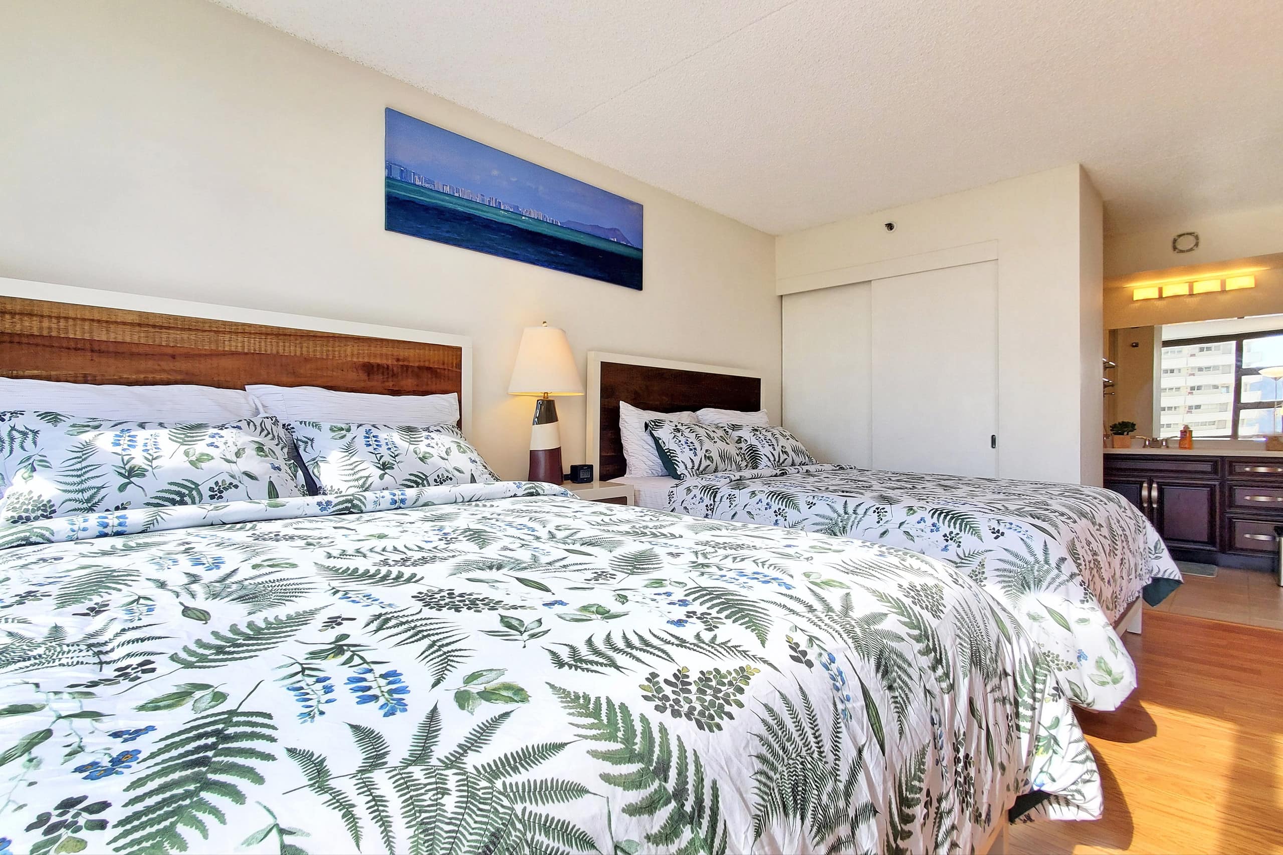 Condo in Honolulu · ★4.85 · 1 bedroom · 3 beds · 1 private bath - Image 6