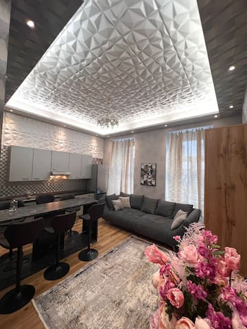 3 Bedroom on best Location on shopping street