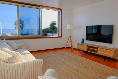 Top Airbnb: Agudhabi seaside villa in Porto