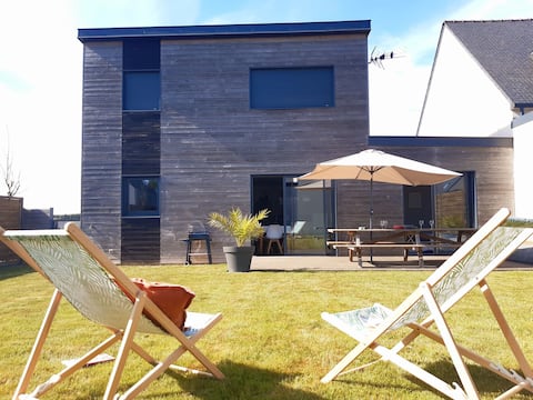 Tyka: The Cube – Lesneven, 10 minutes from the beaches