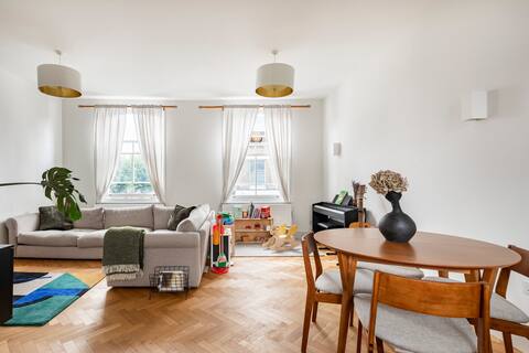 Stunning 2 bedroom apartment in Stokey