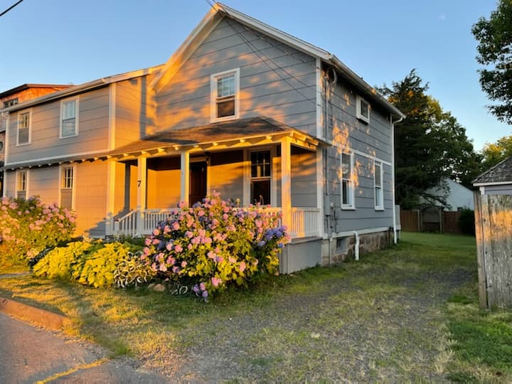 The Murphy House In Stony Creek | Steps To Beach - Branford, CT