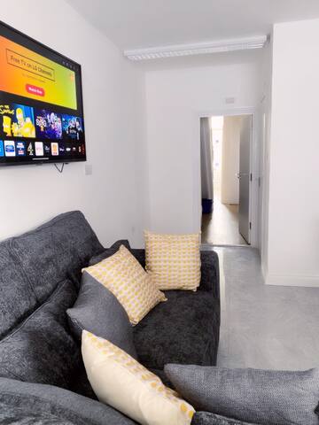 Modern Living 9 bedroom house with 9 bathrooms, gallery image 3